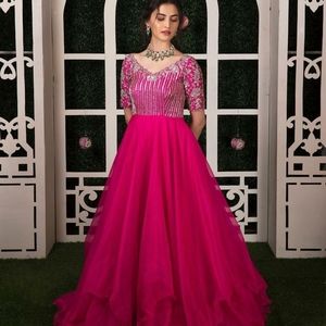 NEW ĐĚSIGNER PARTY WEAR LOOK GOWN